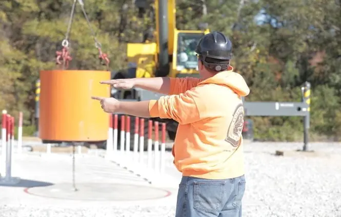 Read more about the article 7 Safety Tips for Operating Heavy Equipment