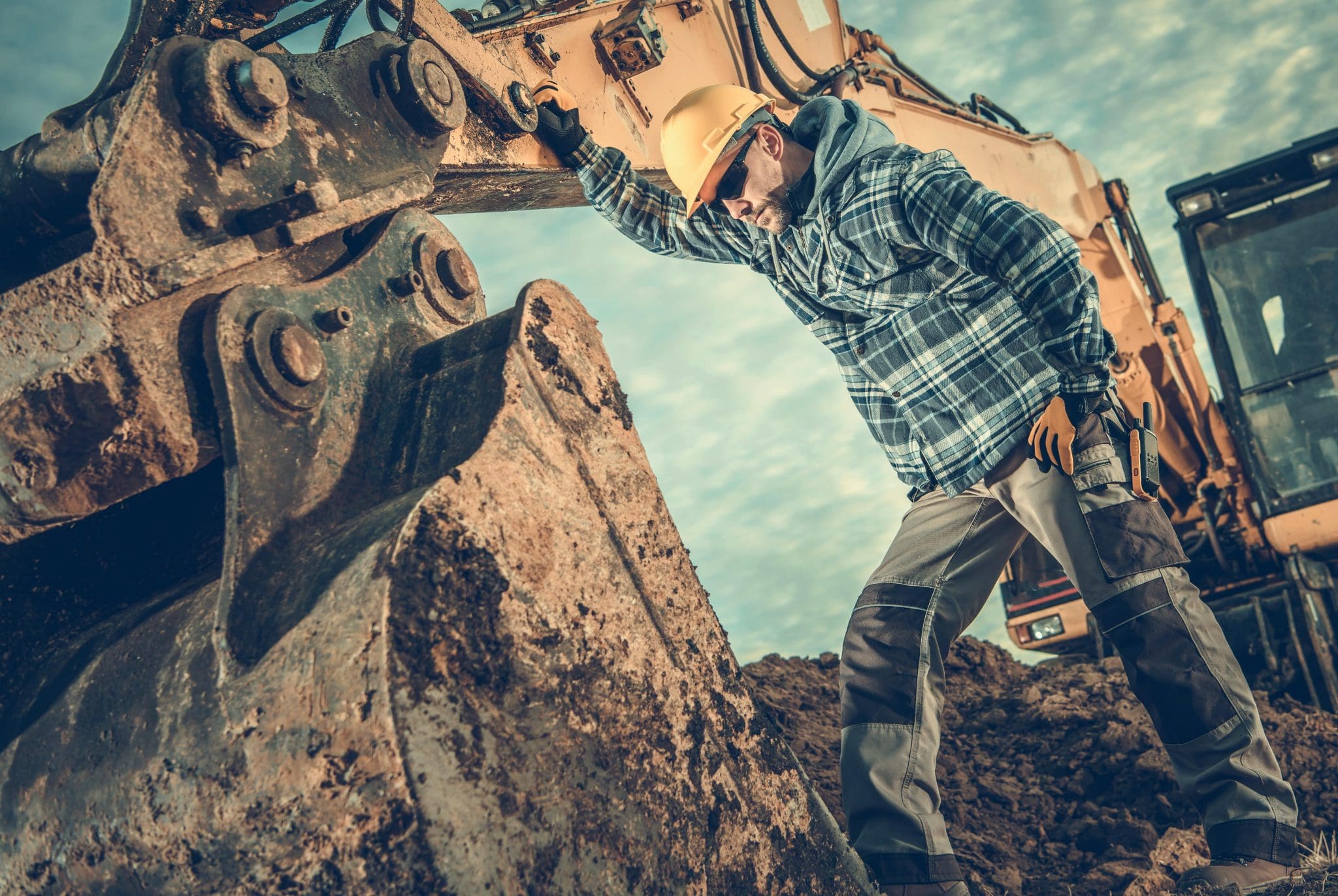 Read more about the article How To Become a Heavy Equipment Operator